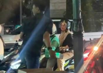 HIPPMAKOT Kendari Gelar Aksi Berbagi untuk Pengendara dan Pekerja Informal
