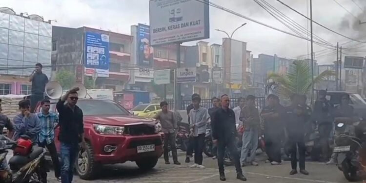 Massa Kepung BSI Kendari! Proyek Alexandria Hills Disorot, Bank Dipaksa Tegaskan Sikap