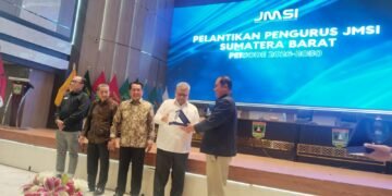 JMSI Sumbar Resmi Dilantik, Profesionalisme Media Jadi Sorotan Teguh Santosa