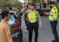 Spion Mobil Lepas Diserempet Truk PT Wings, Warga Minta Perusahaan Bertanggung Jawab