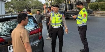 Spion Mobil Lepas Diserempet Truk PT Wings, Warga Minta Perusahaan Bertanggung Jawab