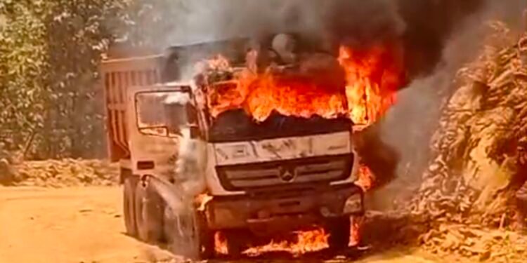 Insiden di Jalan Hauling PT PBI Konut, Mobil Terbakar Saat Beroperasi